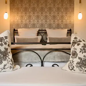 lostello-altstadthotel.com-bavaria.com/